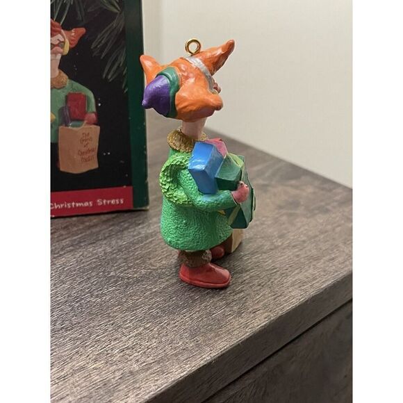 Hallmark Keepsake THE SPIRIT OF CHRISTMAS STRESS Maxine Ornament vintage 1992 - Picture 6 of 7